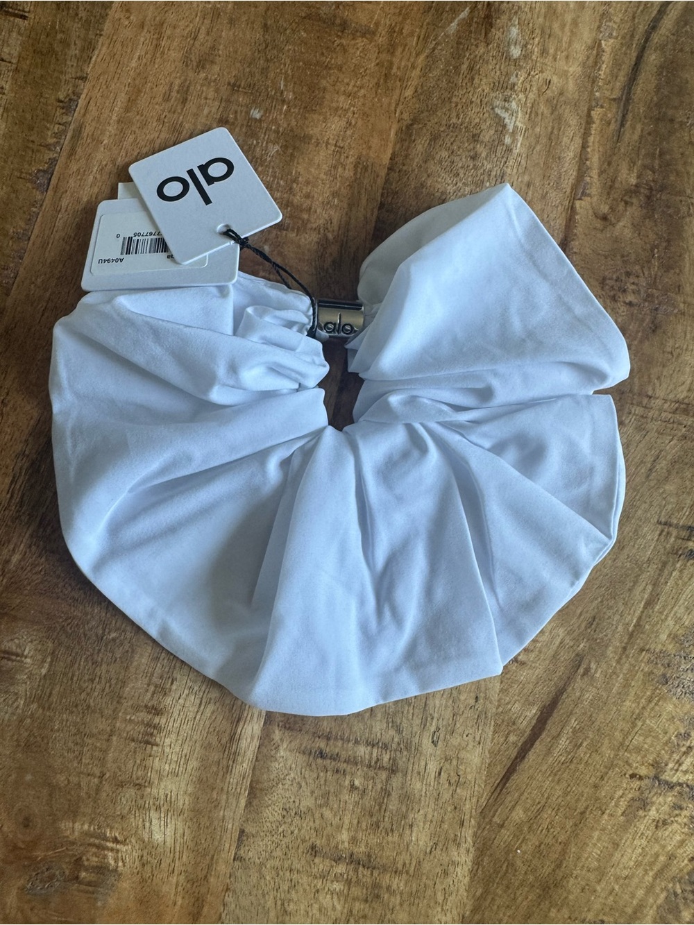 ALO Yoga White Oversized Scrunchie Accessory